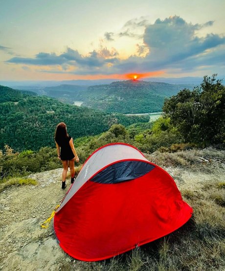 Lara Moreno star art photos