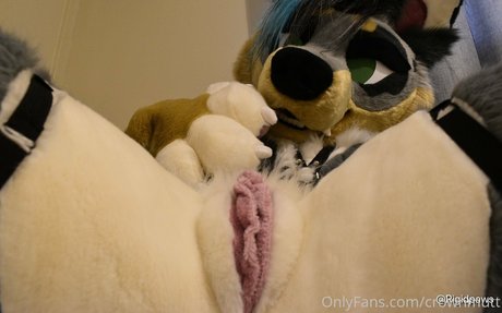 crownmutt actress photos