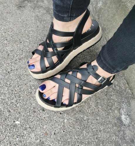 kaybeesfeets perfect model picture