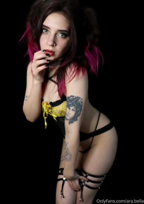 ara bella naked star archive