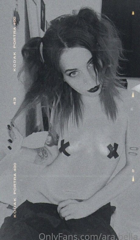 ara bella star hot pics