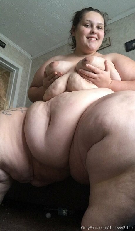 thiccyyy2thicc beautiful actress pic