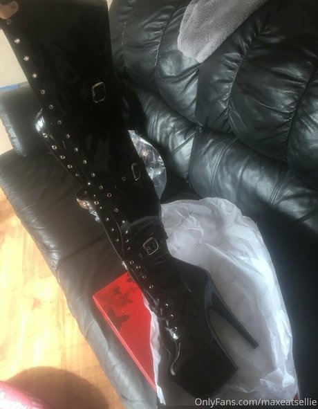 maxeatsellie xxx star image