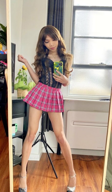 beautiful teen onlyfans naked image