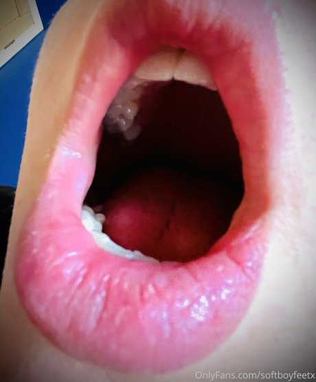 softboyfeetx model nude photo