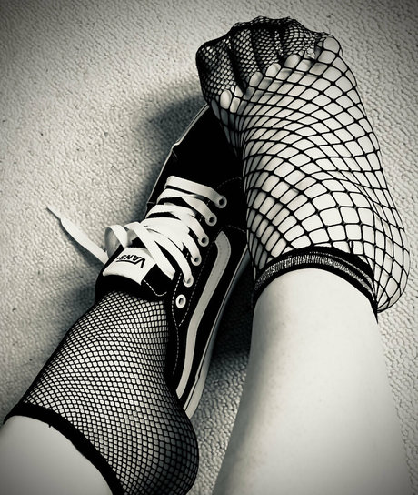 softboyfeetx adult model picture