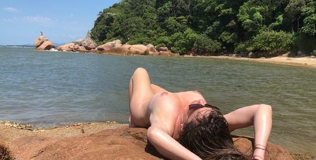 carinamoreschi model xxx pic