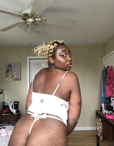 thothead erotic pornstar picture