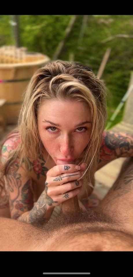 Baby Buffy nudes star photo