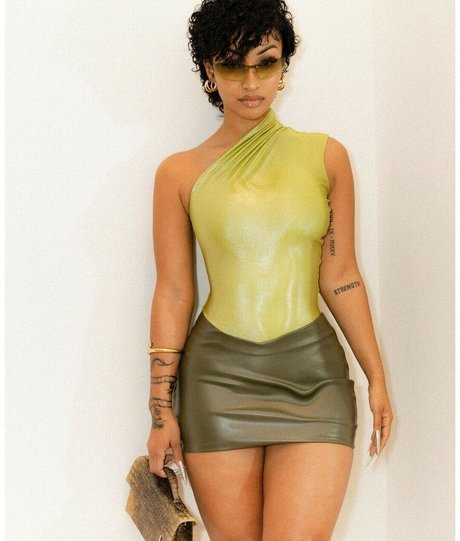 Shenseea nude star img