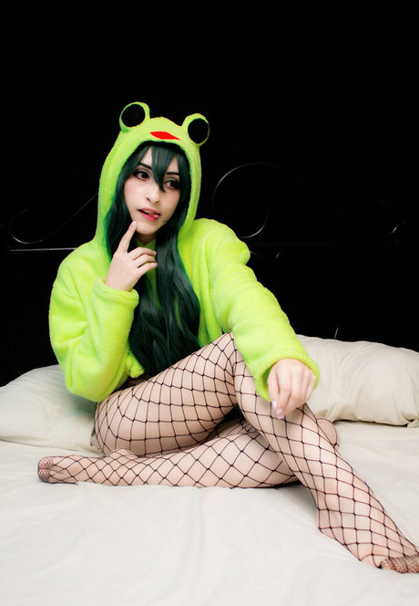 Alicekyo hot actress pic