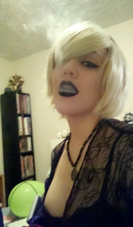 Mirthfulmollywhop Profile pic