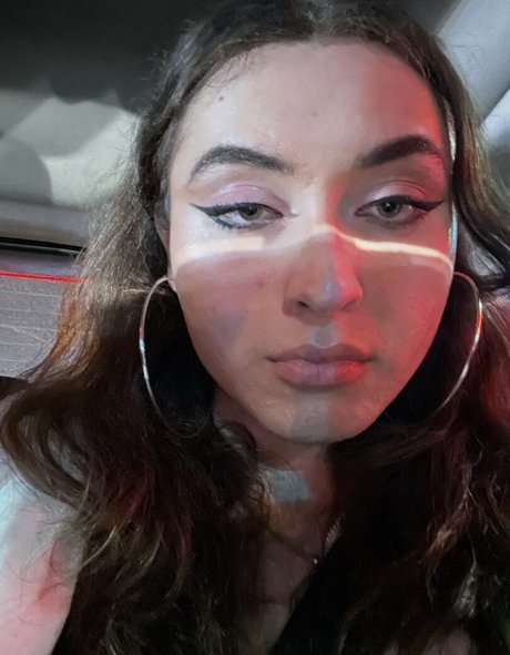 Opheliaafawn model top img