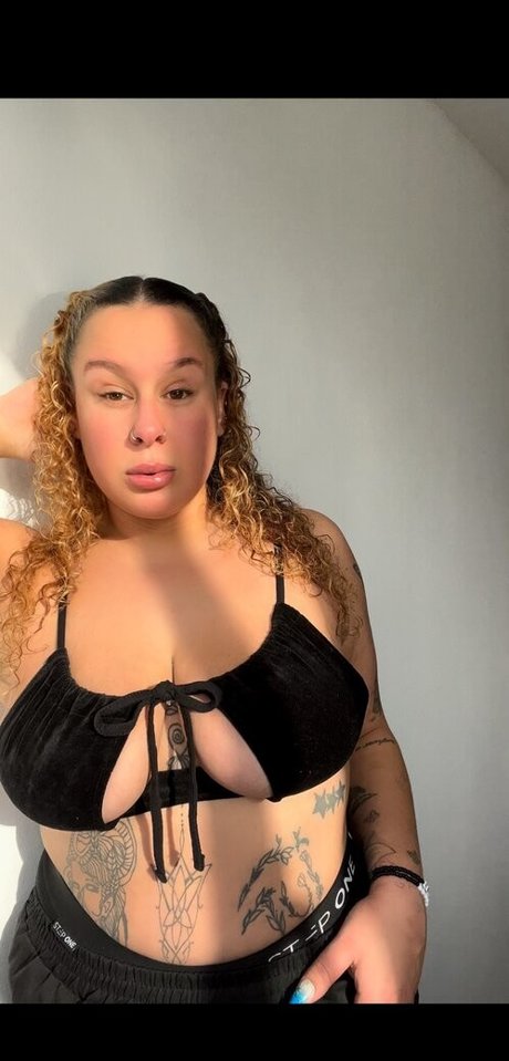 LatinaSilvaOF model hd img