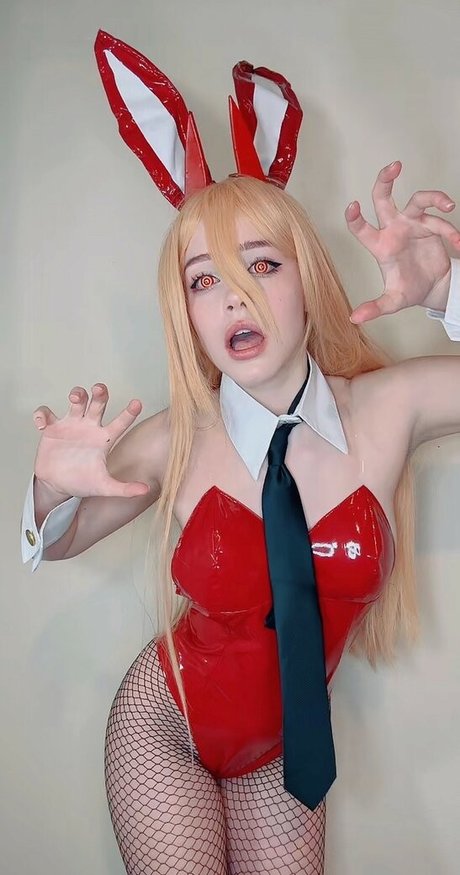 Emfox star naked images