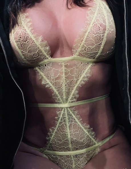 RealHotwife model erotic archive