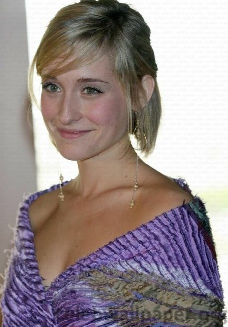 Allison Mack Profile pic