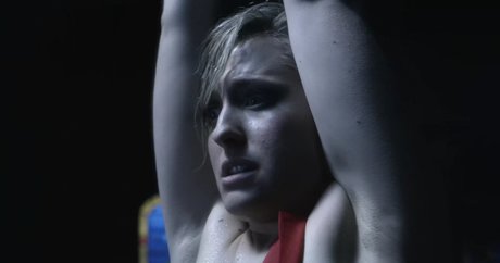 Allison Mack star exclusive photos