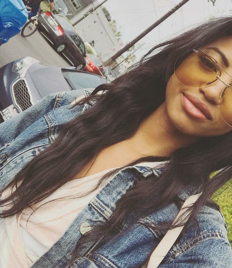 Camille Hyde star top img