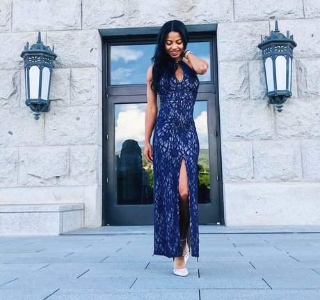 Camille Hyde art model gallery