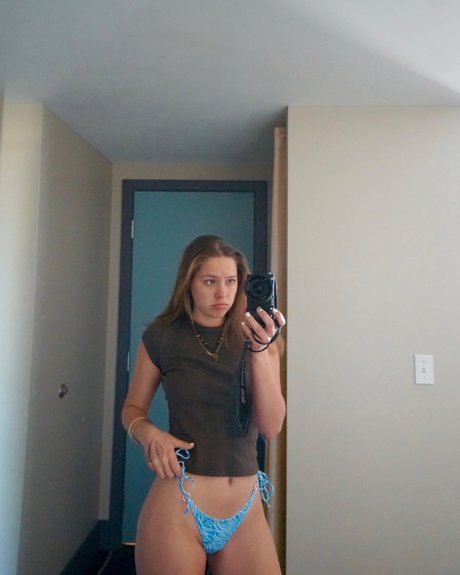 Peyton Coffee top star pics