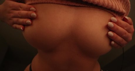 Maimy ASMR porn star photos