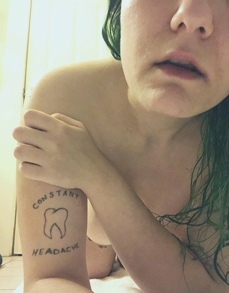 brunette milf onlyfans free naked image