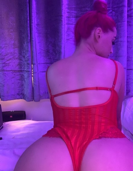 Chloe Marshall star exclusive images