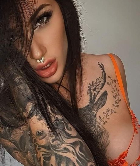 Kayleigh Gibby erotic model pic