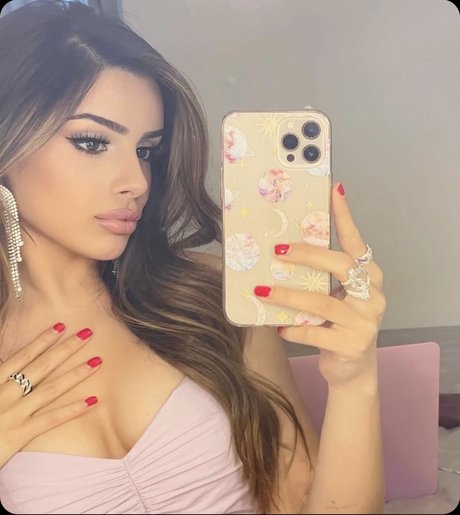 blonde curvy onlyfans free images