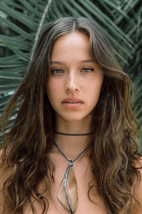 Isabella Mathers exclusive pornstar galleries