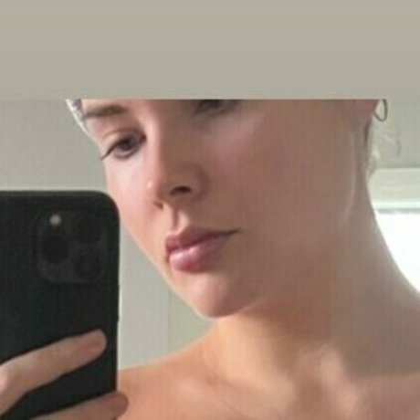 Sarah Harris hd model photos