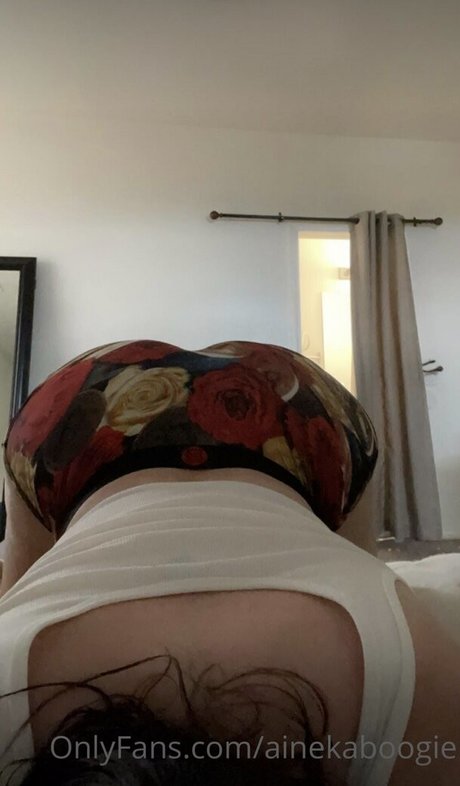 Ainek pornstar nude pics