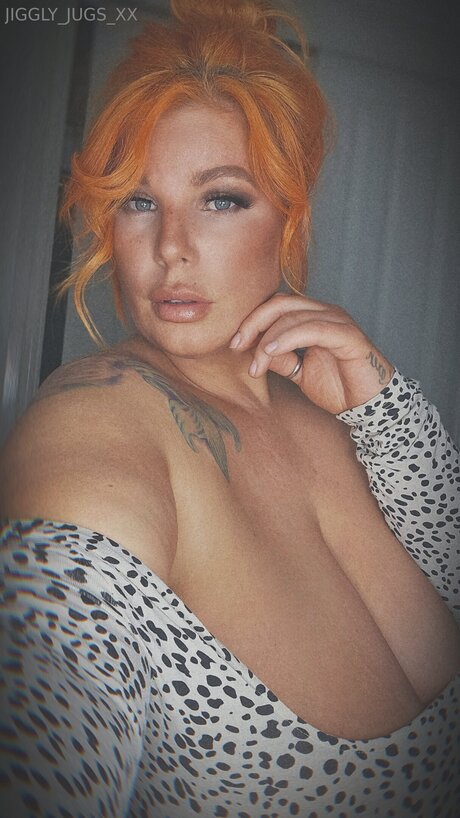 jiggly jugs xx xxx star pic