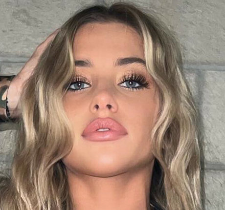 Elle Danjean pornstar high quality images