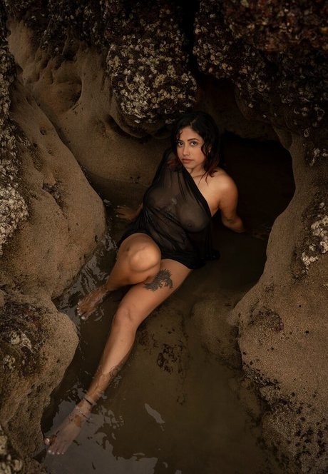 Contentyajnaseni star beautiful pic