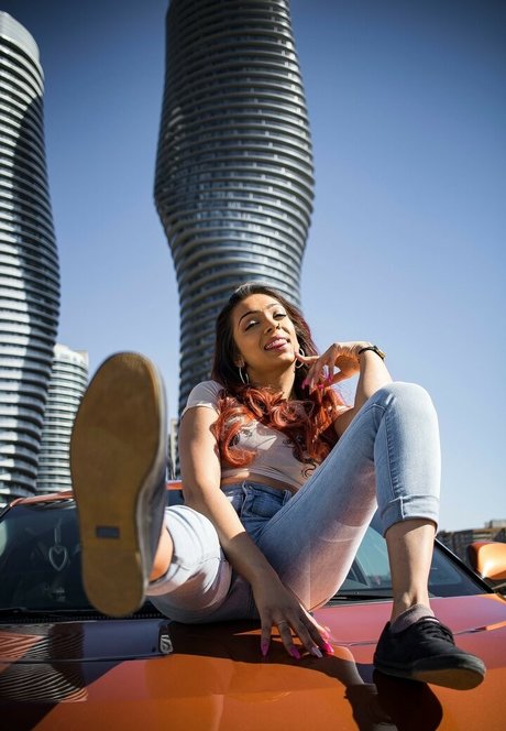 Rubi Satha art model picture