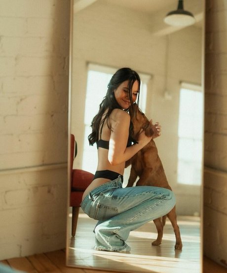 Kaylee Kails free model img