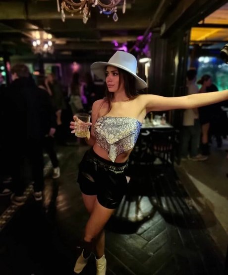 Sol Abelleira exclusive model pic