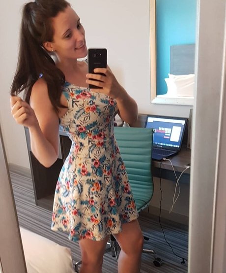 Ivy Rain exclusive pornstar pic