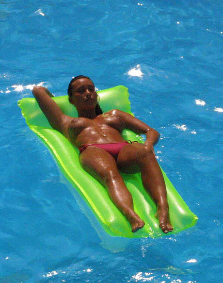 Lucinda Rhodes Flaherty nice model img