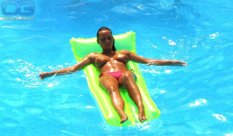 Lucinda Rhodes Flaherty sexy model pictures