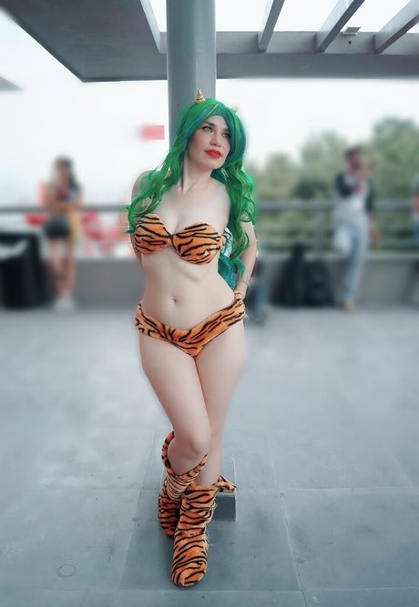 Elizabeth Croft model nice images