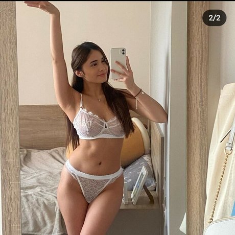 aaliyahdegracia art star gallery