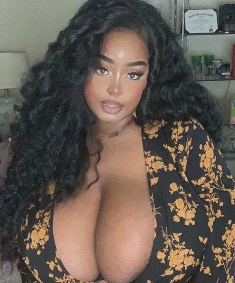 Milkmami89 adult star image