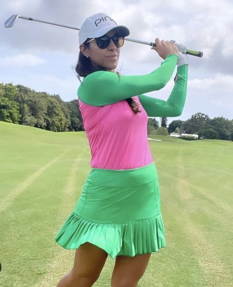 Paula Reto naked actress photos