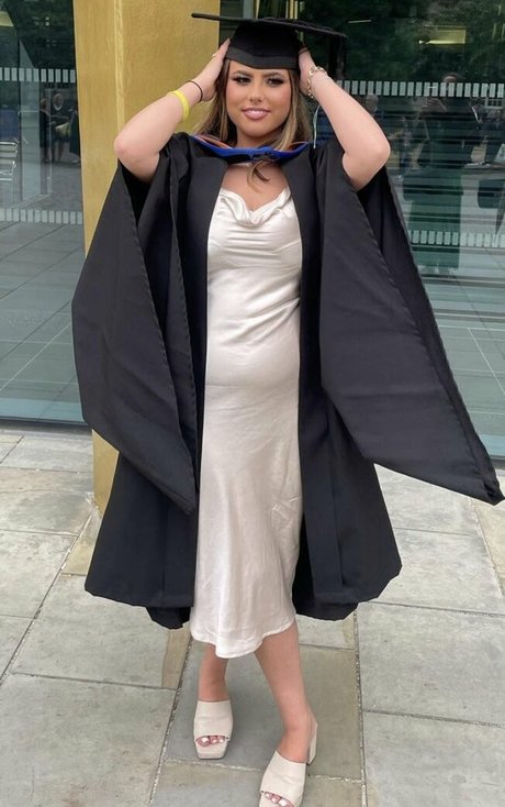 Emma Willis model art pic