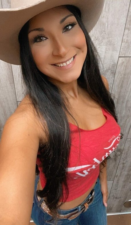 AbitSavage star xxx pic