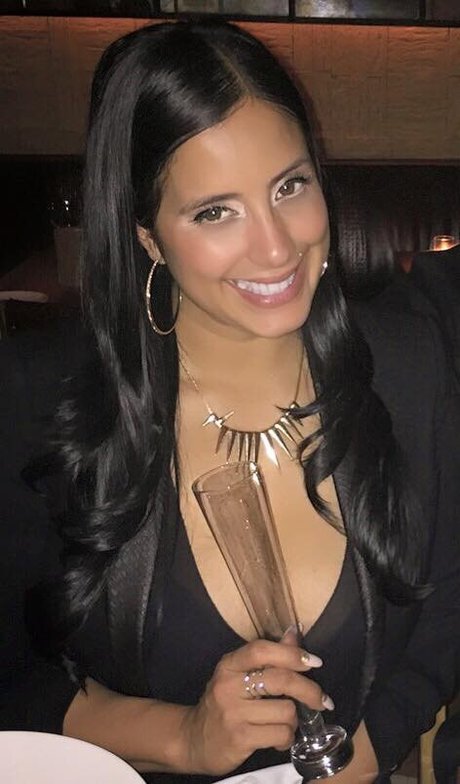 Laura Stylez pretty pornstar galleries