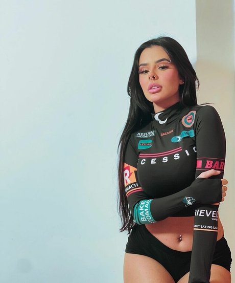 Mah Tavares nude actress img